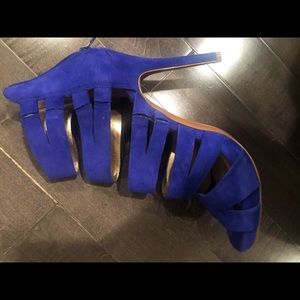 BCBG Maxazria. Unworn.